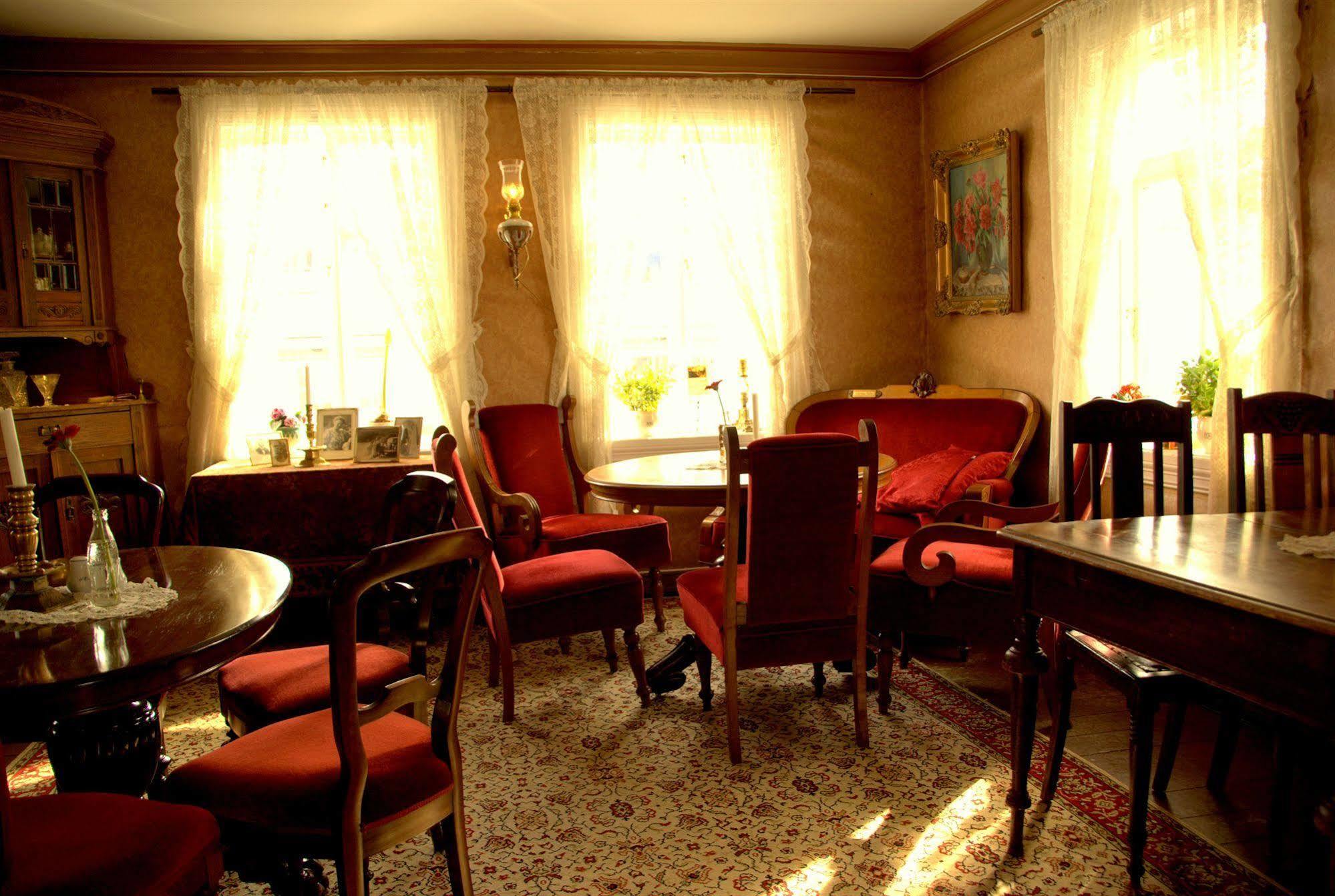 Paulsens Hotel 륑달 외부 사진